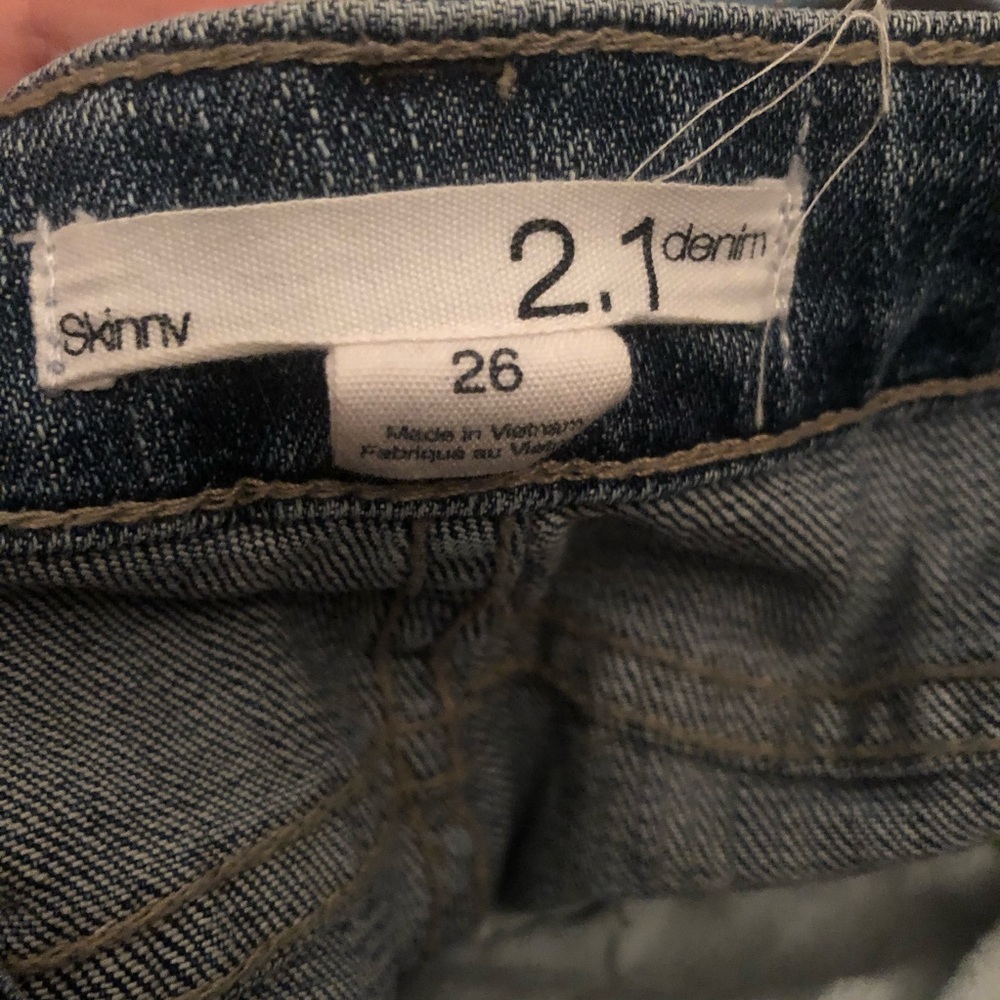 Distressed Skinny - Picture 7 of 7